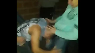 Trío con enano en uvi